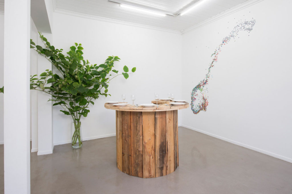 "restaurant of alien spicies"