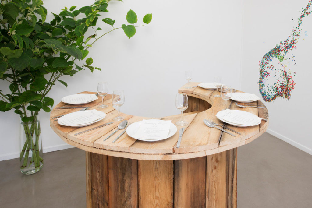 "restaurant of alien spicies"