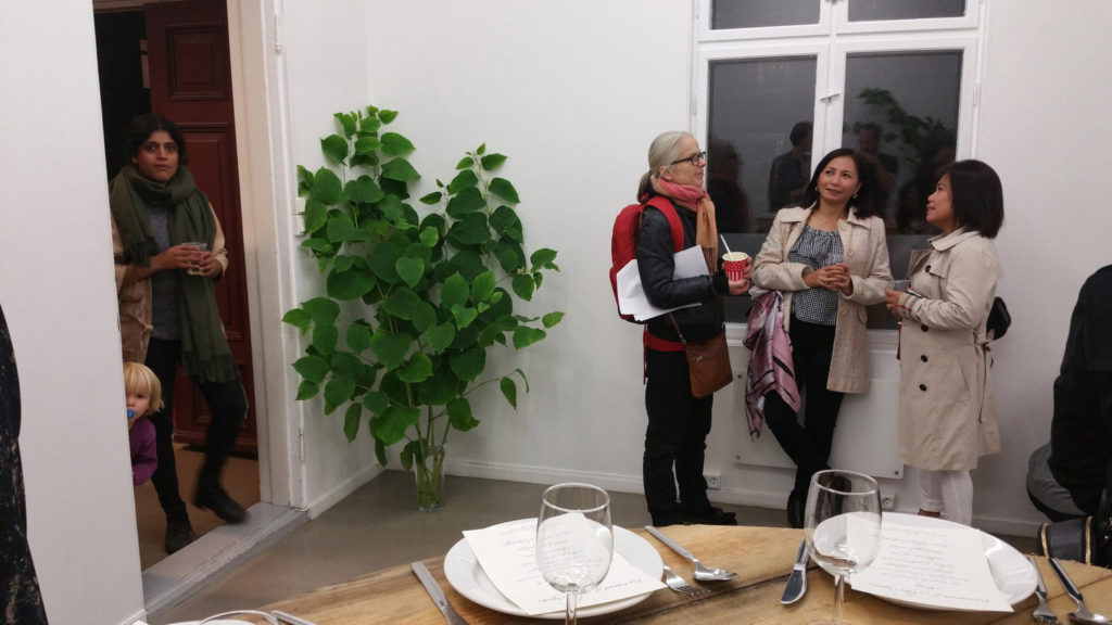 "restaurant of alien spicies"